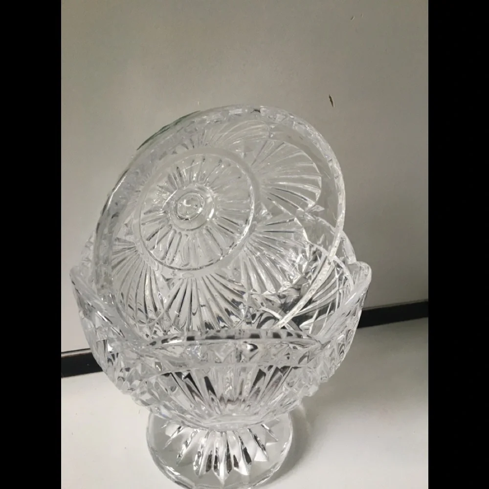 Shannon 24% Crystal Lead Bowl with Lid